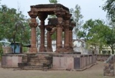 Siva Temple (Athkhambha), Gyaraspur
