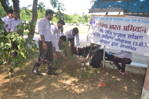 Swachhta Abhiyan at BSSS College, Bhopal (04 October 2017)